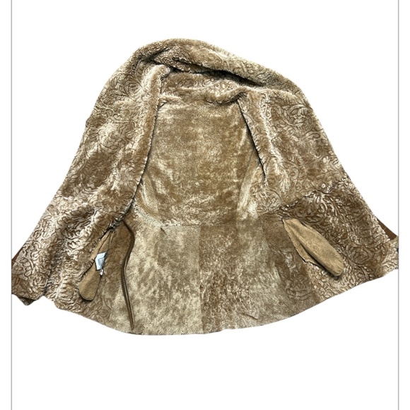 Blue Duck Shearling Coat, Spanish Merino. Size M - Picture 6 of 9